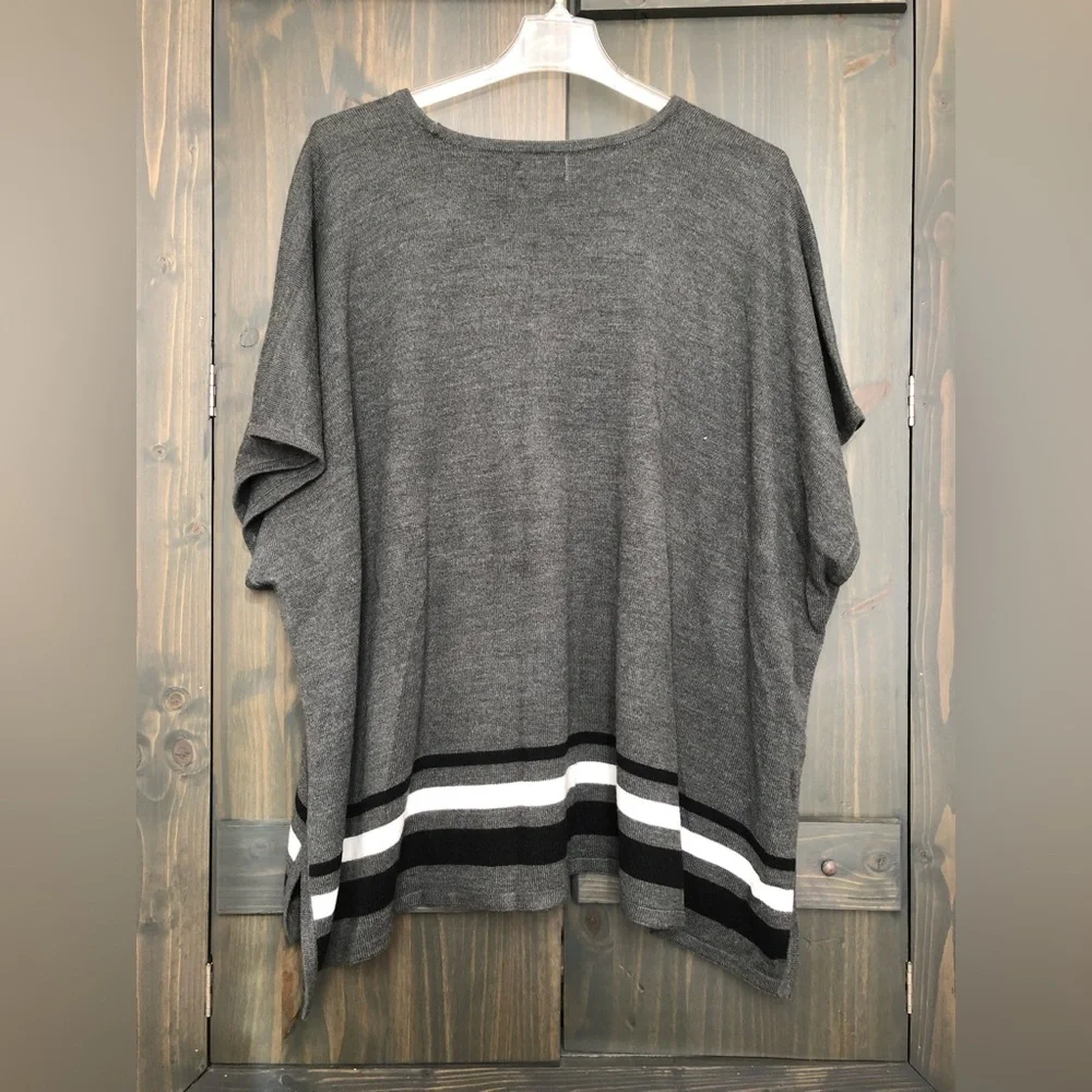 Croft & Barrow light grey poncho - Picture 2 of 4